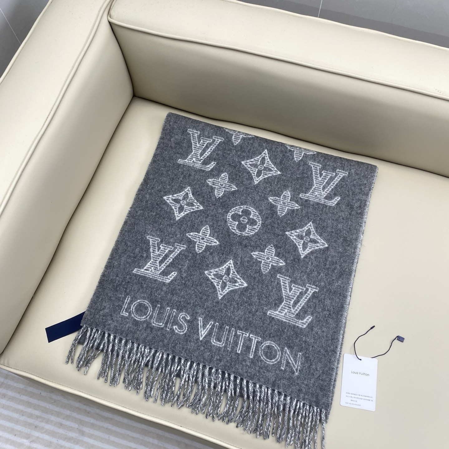 Louis Vuitton Monogram Shadow scarf 40x200cm