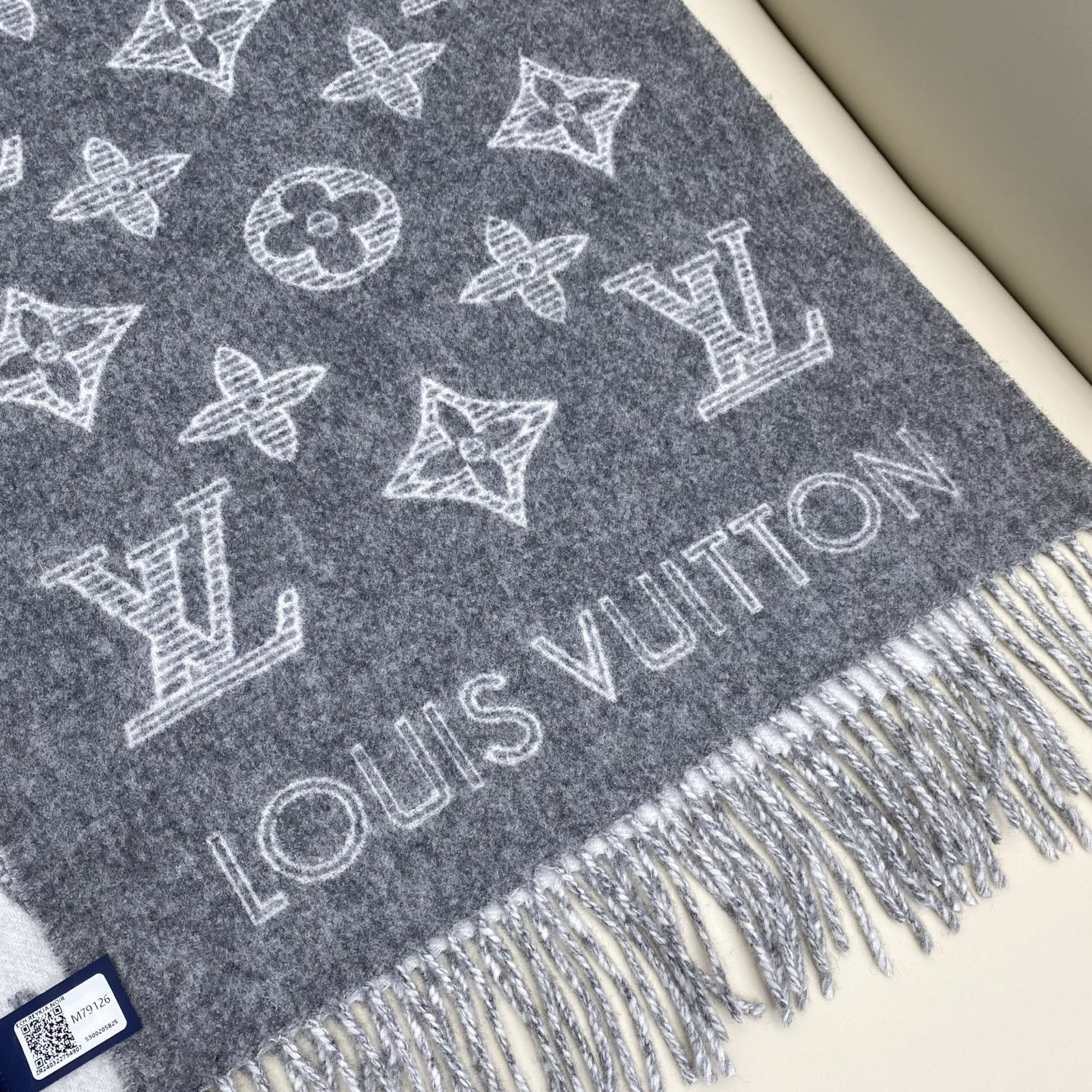 Louis Vuitton Monogram Shadow scarf 40x200cm