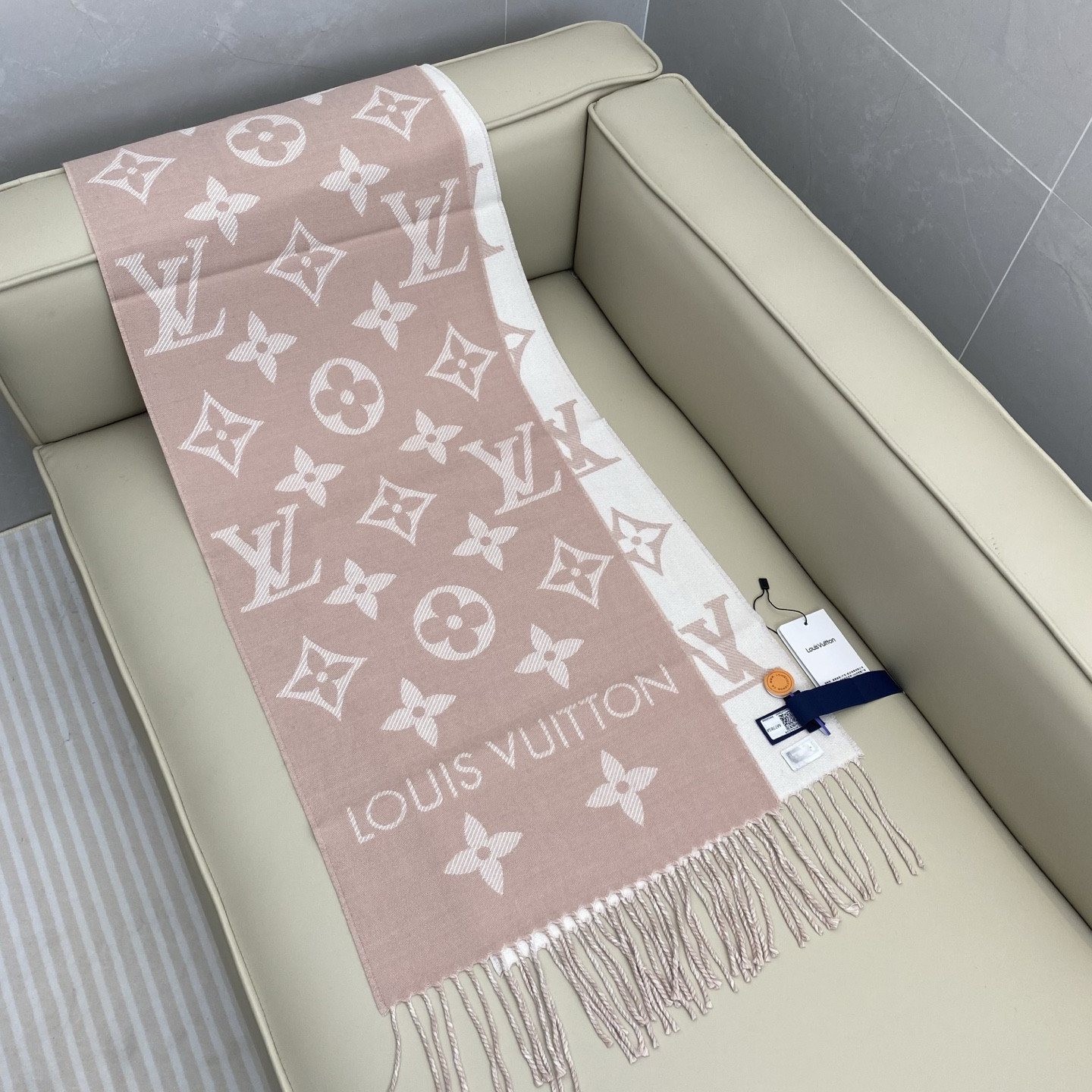 Louis Vuitton scarf 34x186cm 100% sheep wool