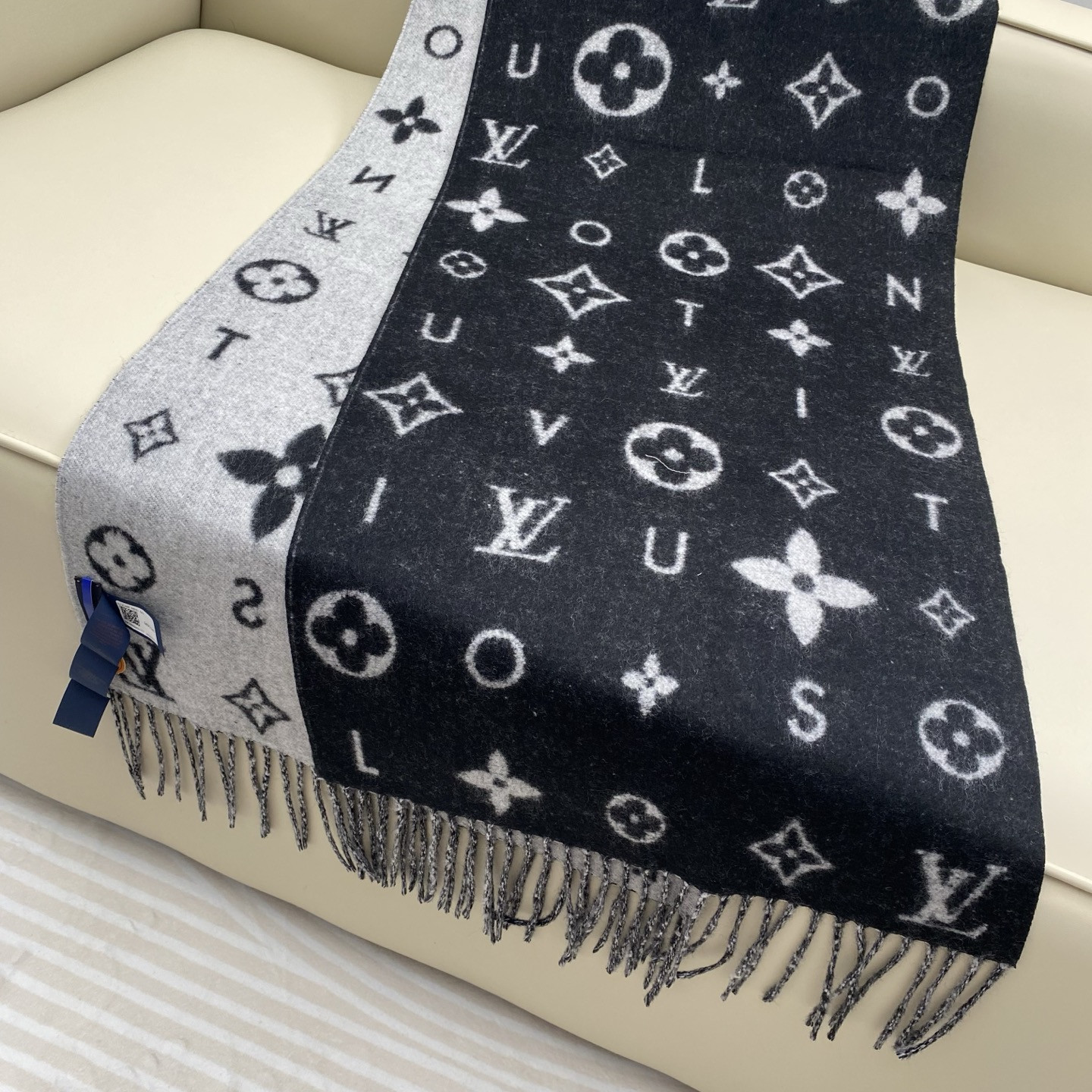 Louis Vuitton Reykjavik 2.0 scarf 40x220cm 100% cashmere