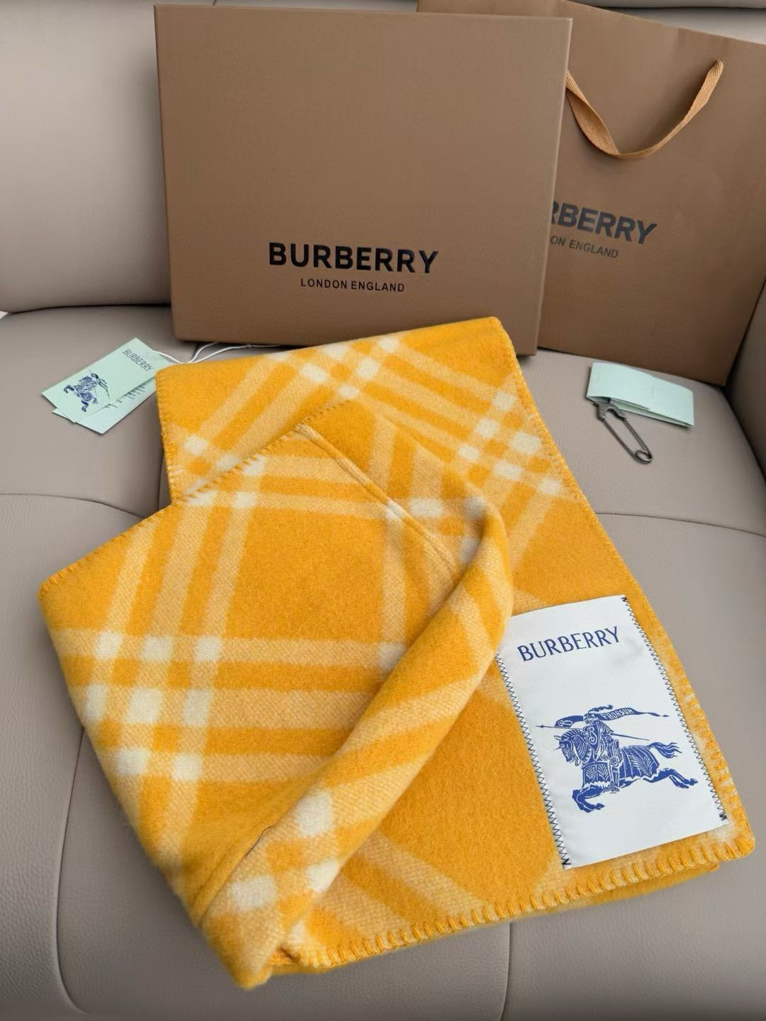 Bv*b*rry scarf 30x195cm