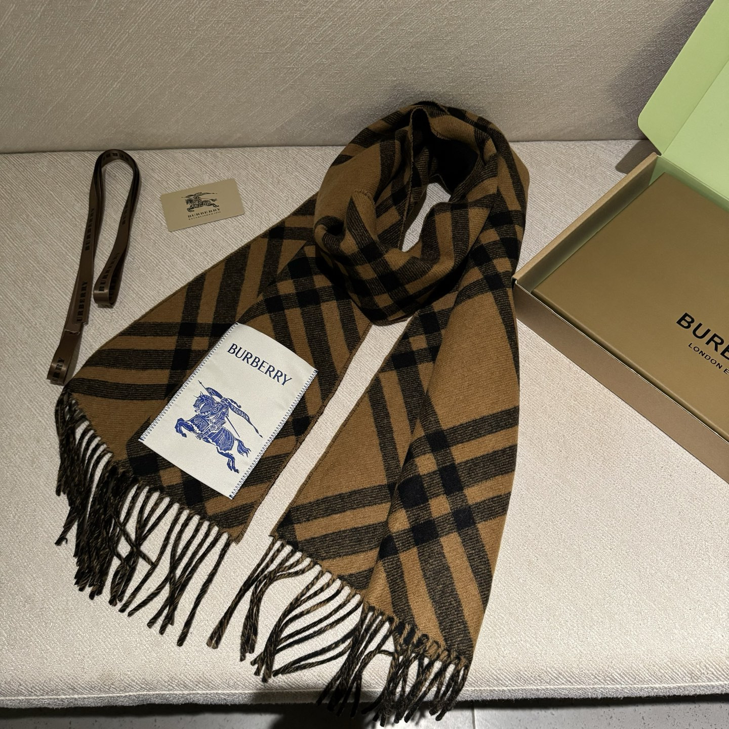 Bv*b*rry scarf 30x168cm 100% cashmere