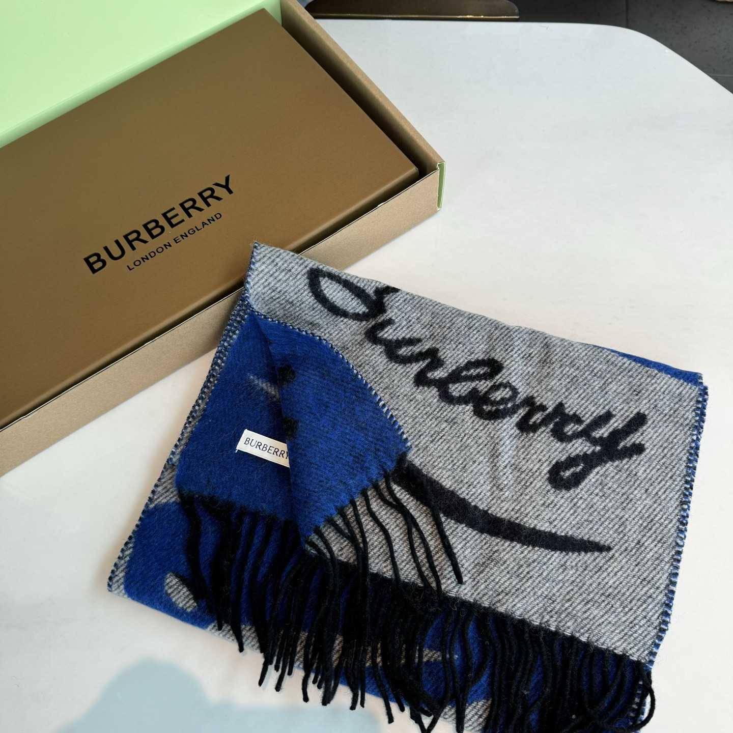 Bv*b*rry scarf 30x180cm