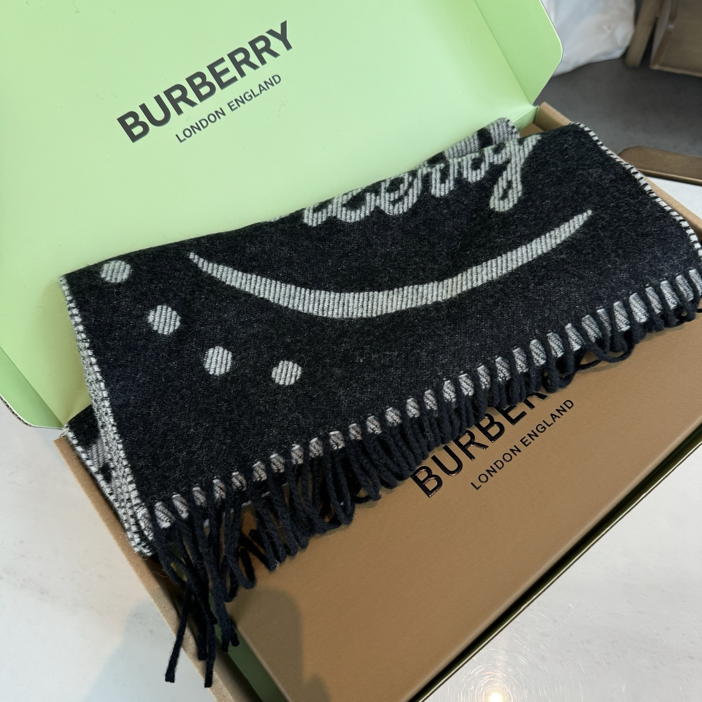 Bv*b*rry scarf 30x180cm