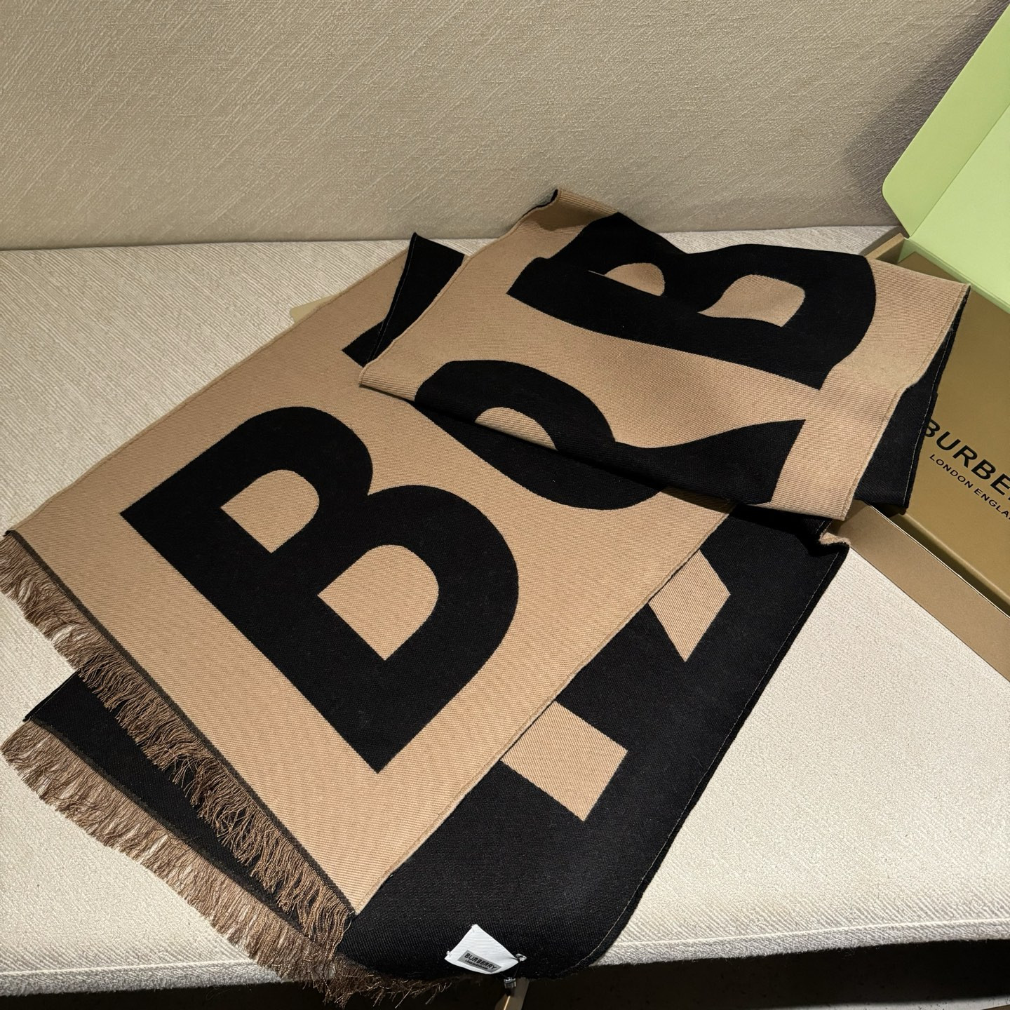 Bv*b*rry scarf 33x188cm 100% wool