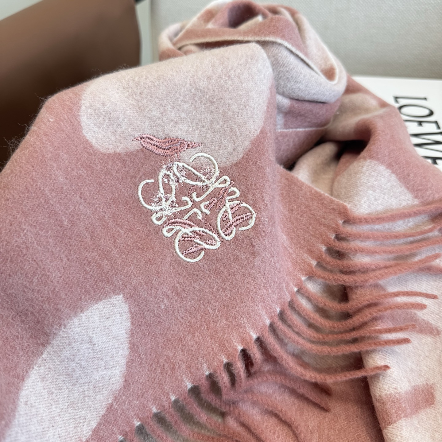 L0ew* scarf 35x180cm