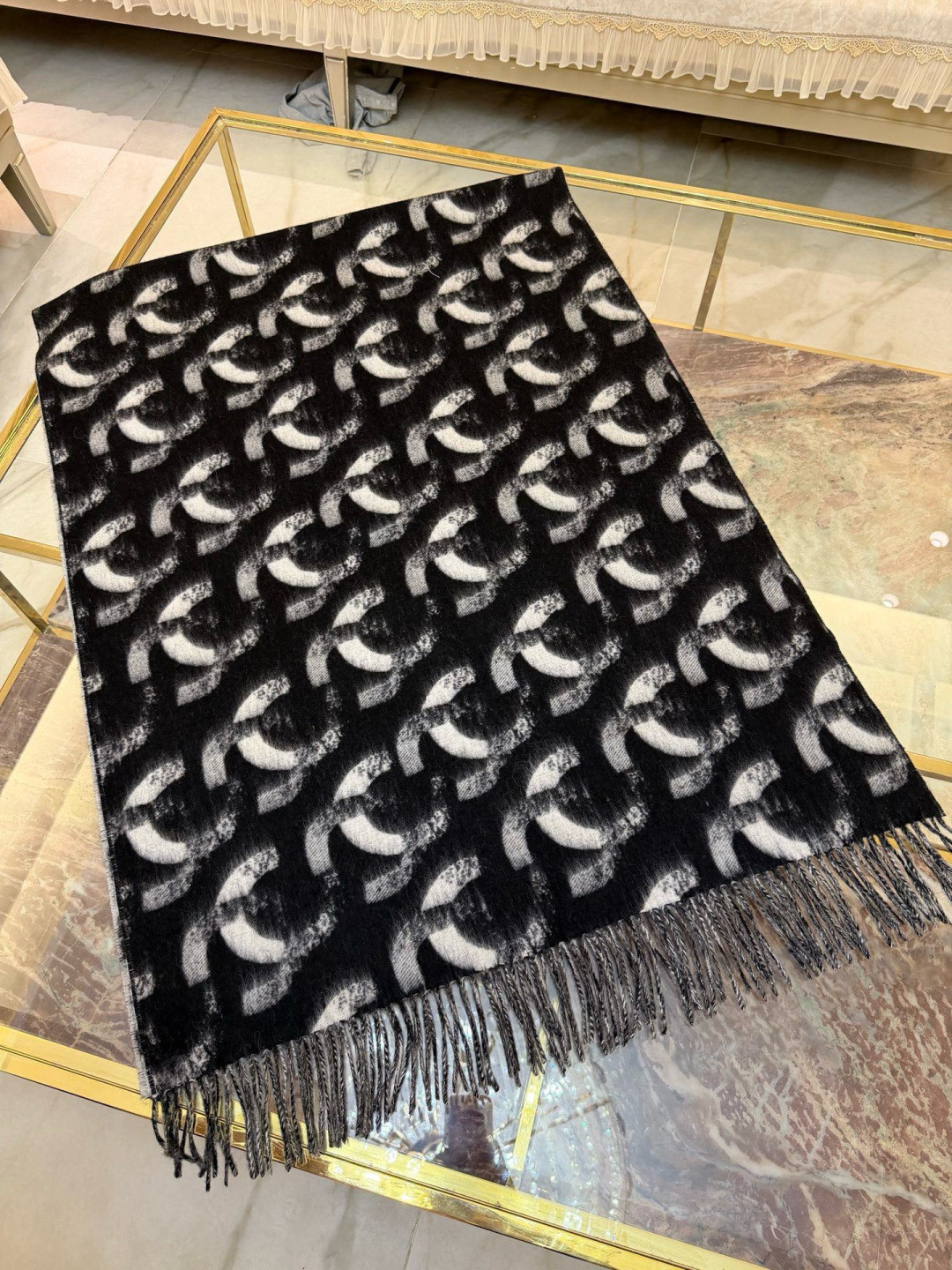 Ch**el scarf 65x210cm 100% cashmere