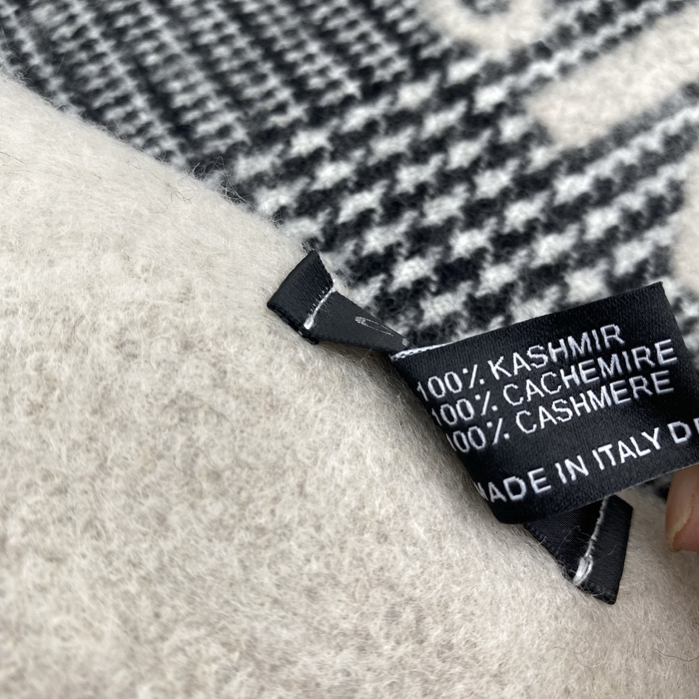 Ch**el scarf 60x190cm