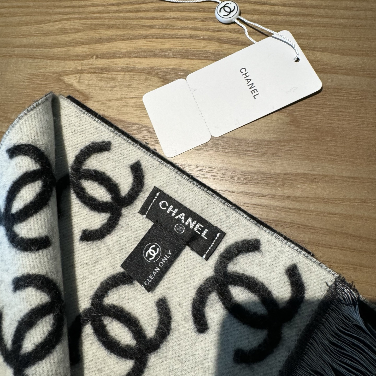 Ch**el scarf 35x180cm 92% wool 8% cashmere