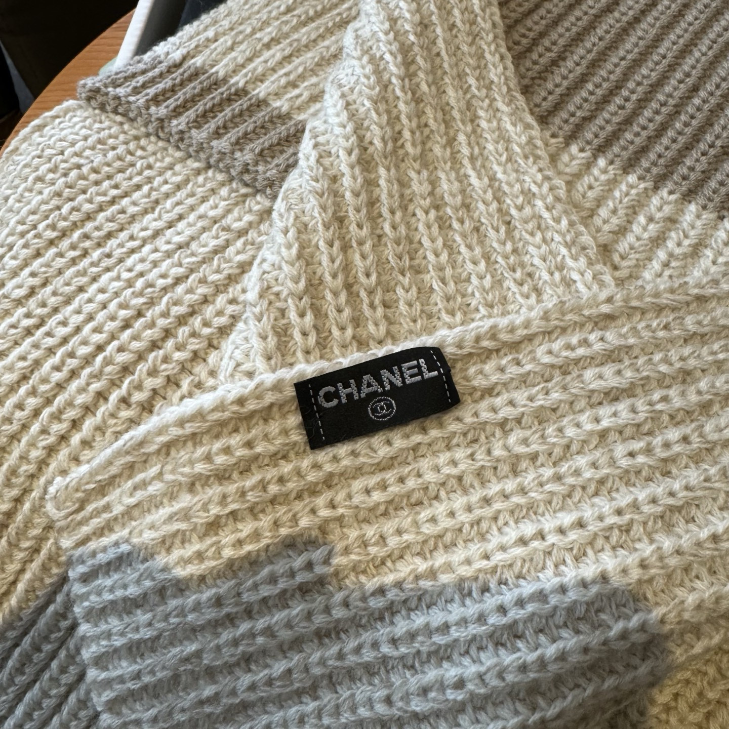 Ch**el scarf 30x200cm 100% cashmere