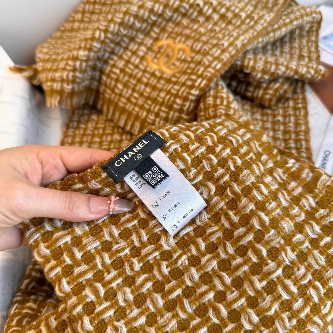 Ch**el scarf 38x185cm 100% cashmere