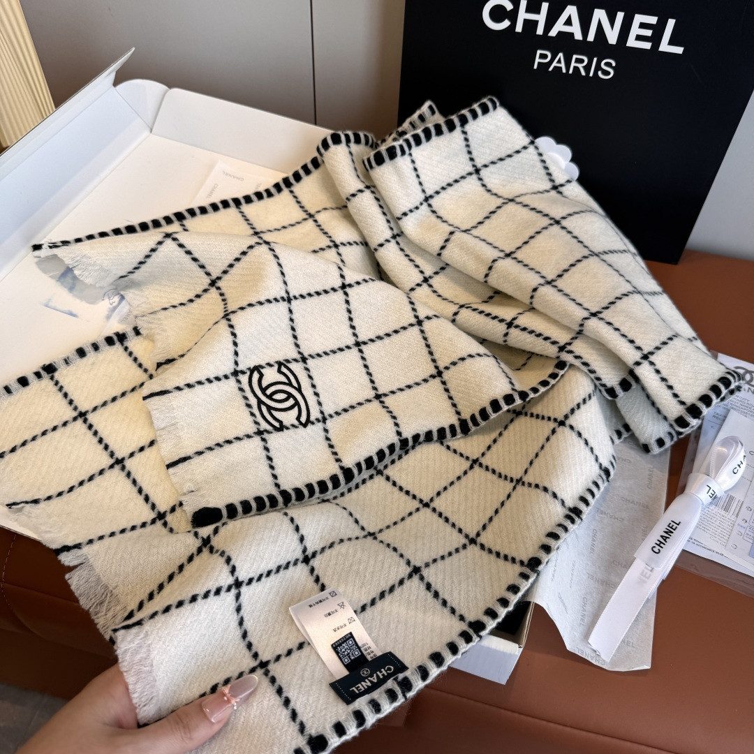 Ch**el scarf 38x185cm 100% cashmere