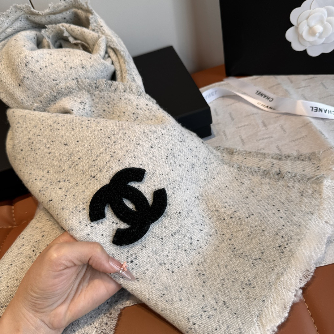 Ch**el scarf 70x180cm 100% cashmere