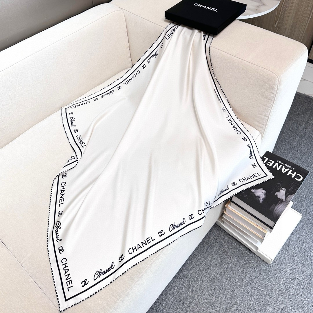 Ch**el scarf 90x90cm