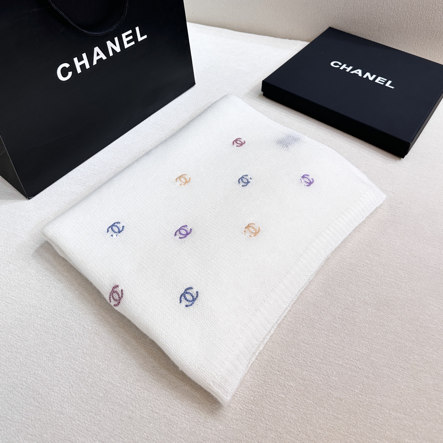 Ch**el scarf 65x180cm 60% cashmere 40% mulberry silk