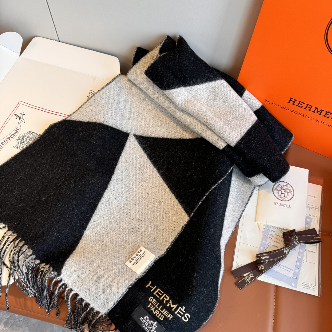 H**me5 scarf 30x180cm