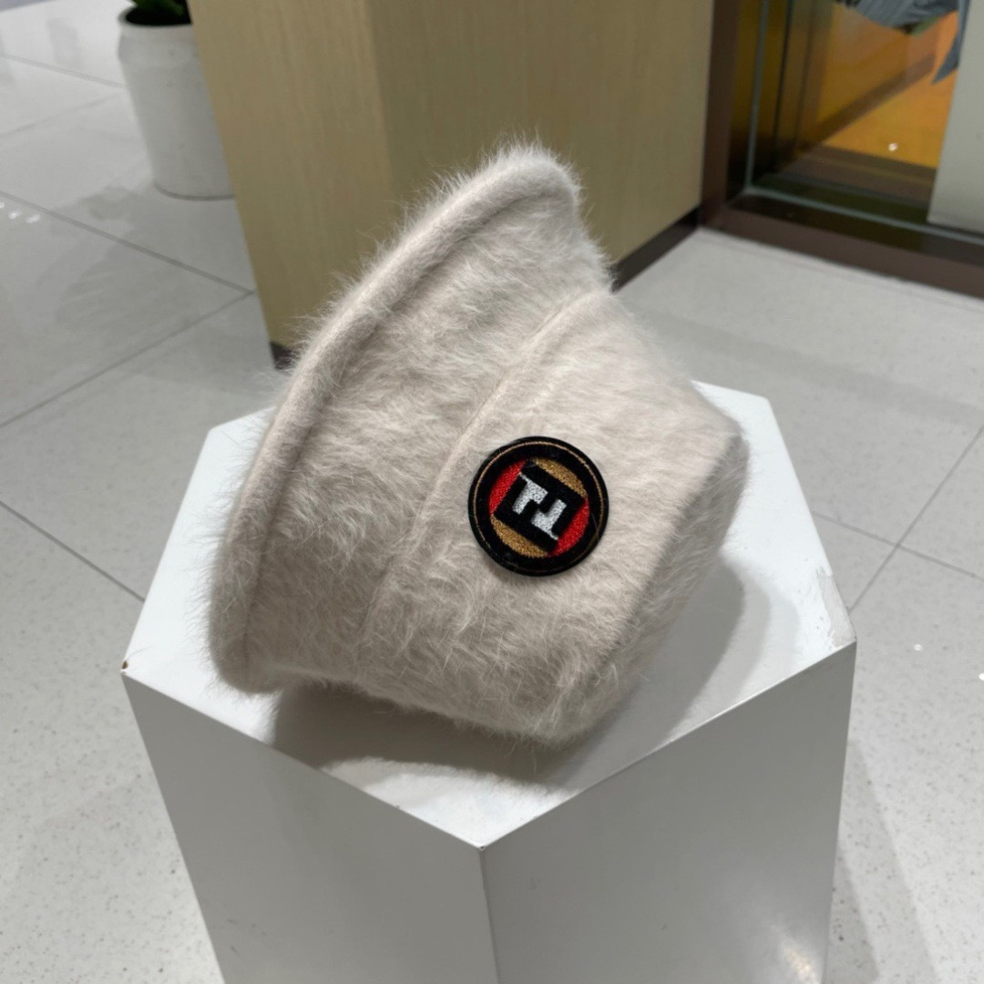 F**di bucket hat