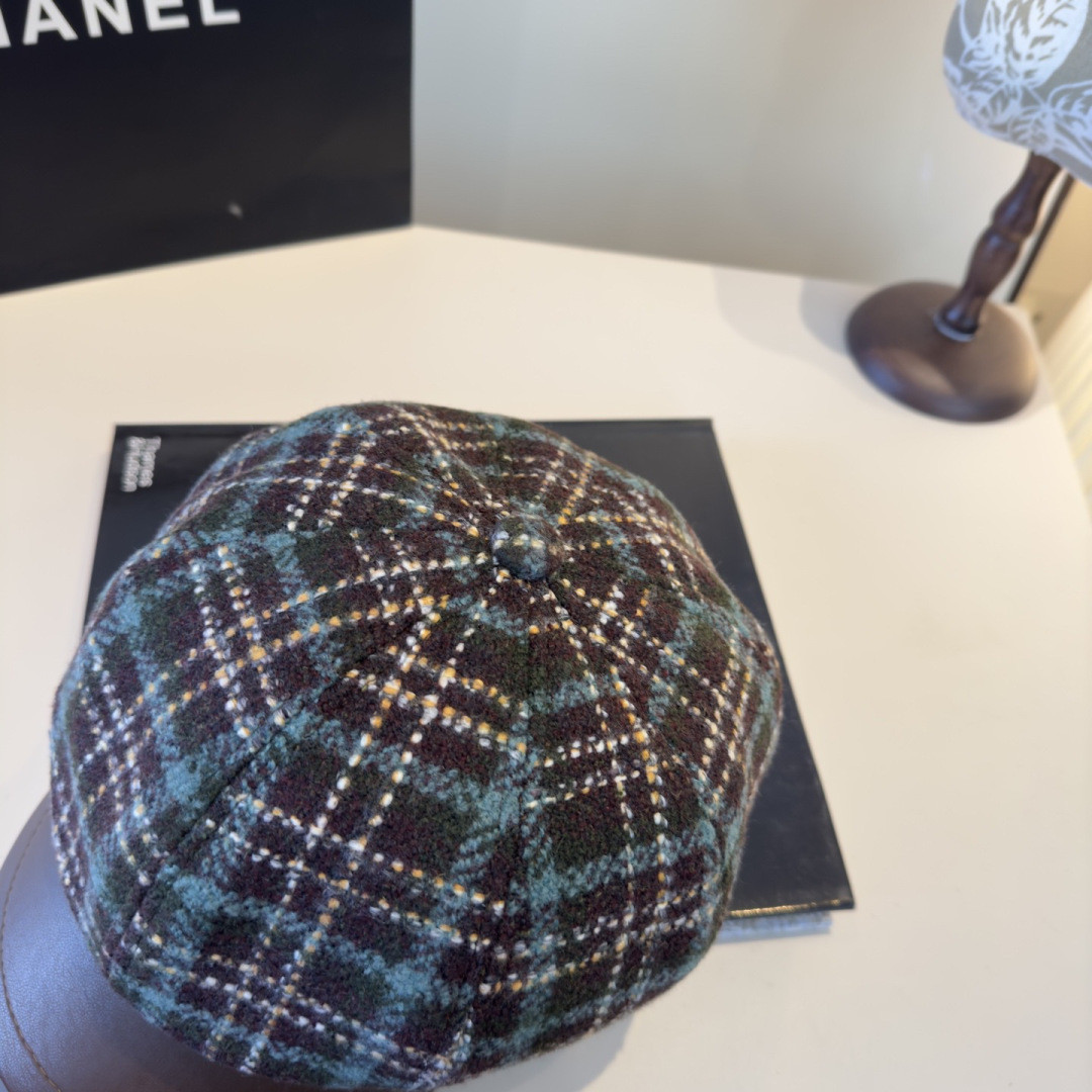 Ch**el newsboy cap 57cm head circumference