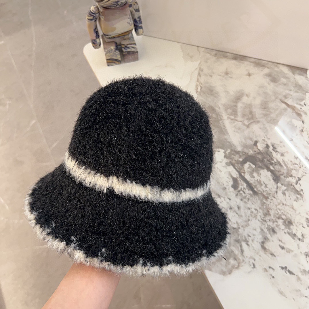 Ch**el knit bucket hat