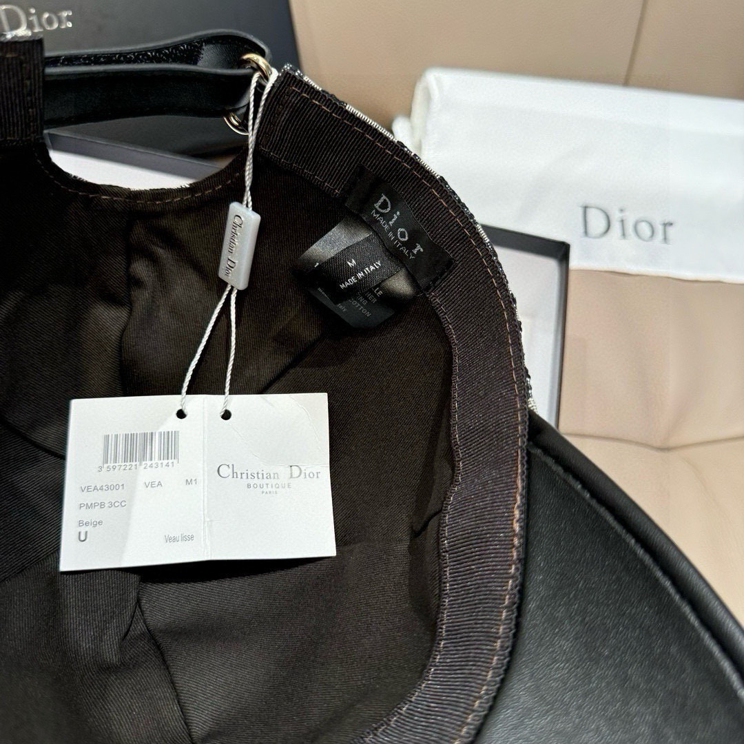 D10r baseball cap