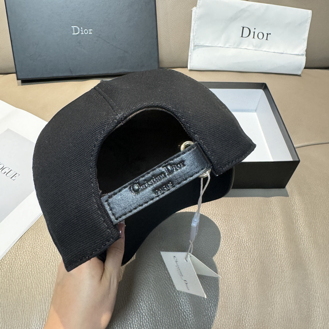 D10r baseball cap