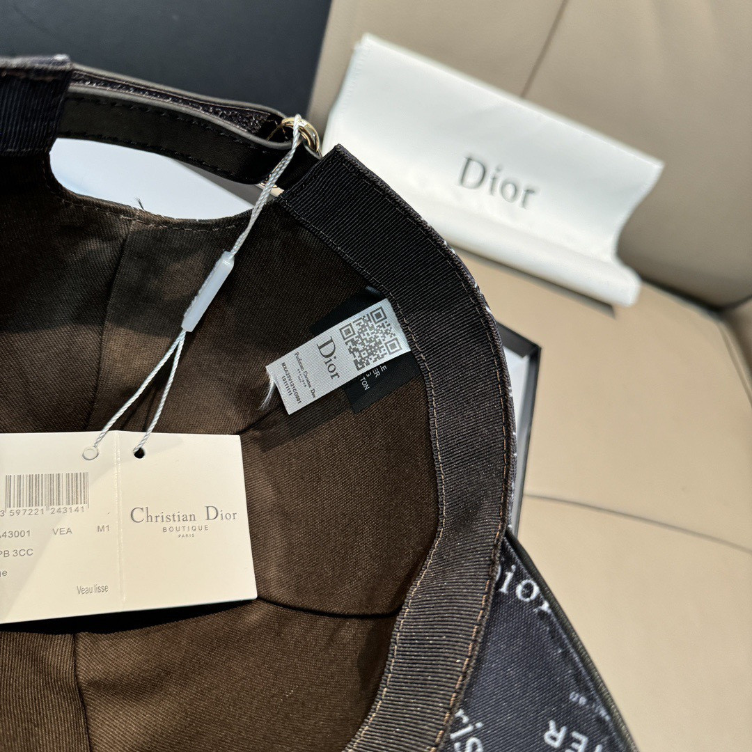 D10r baseball cap