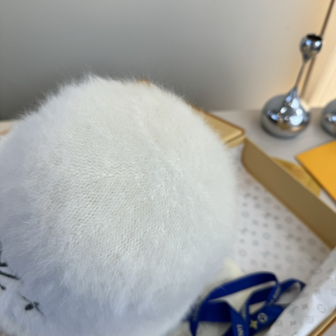 Louis Vuitton Bucket Hat 57cm Head Circumference