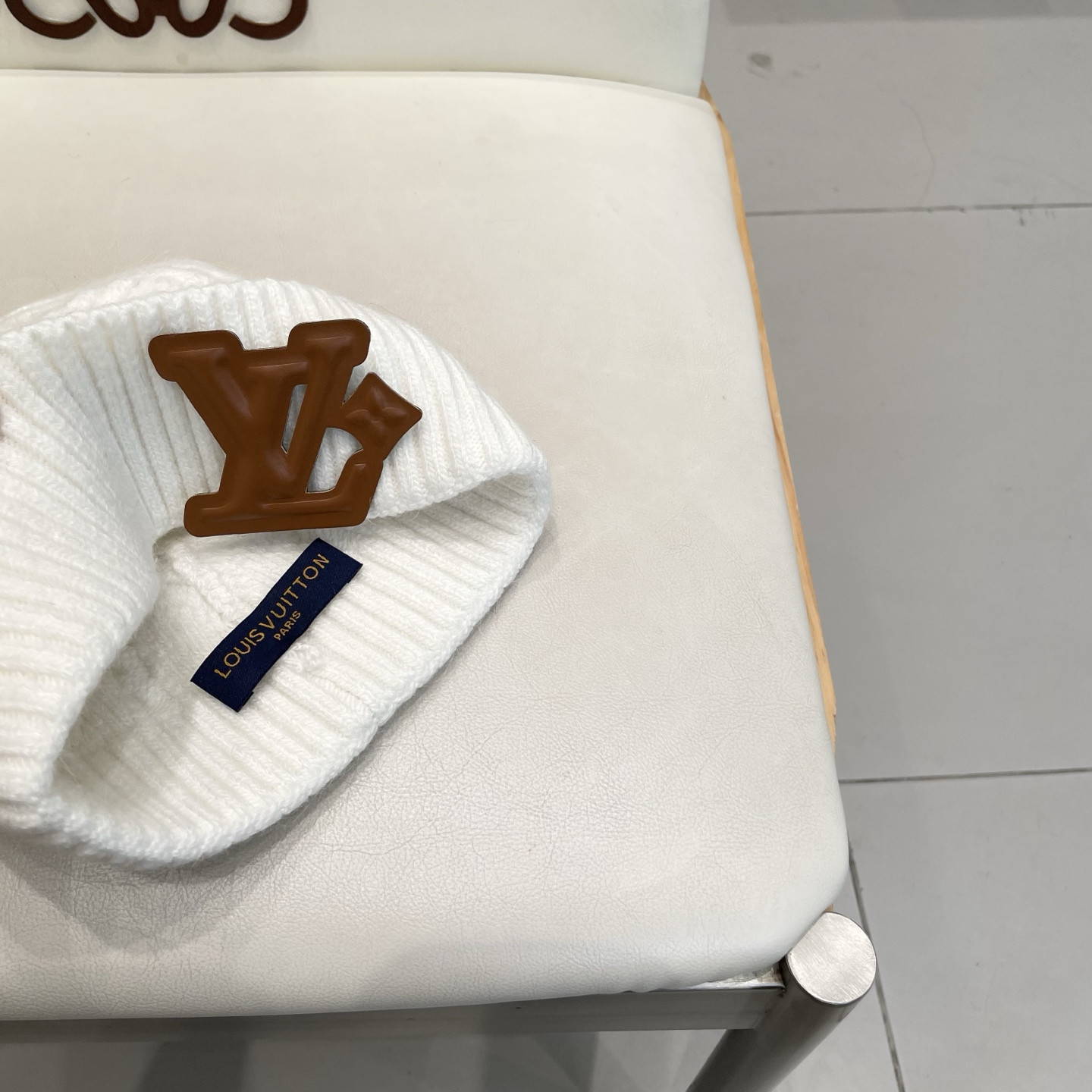 Louis Vuitton Beanie 70% wool 30% rabbit hair