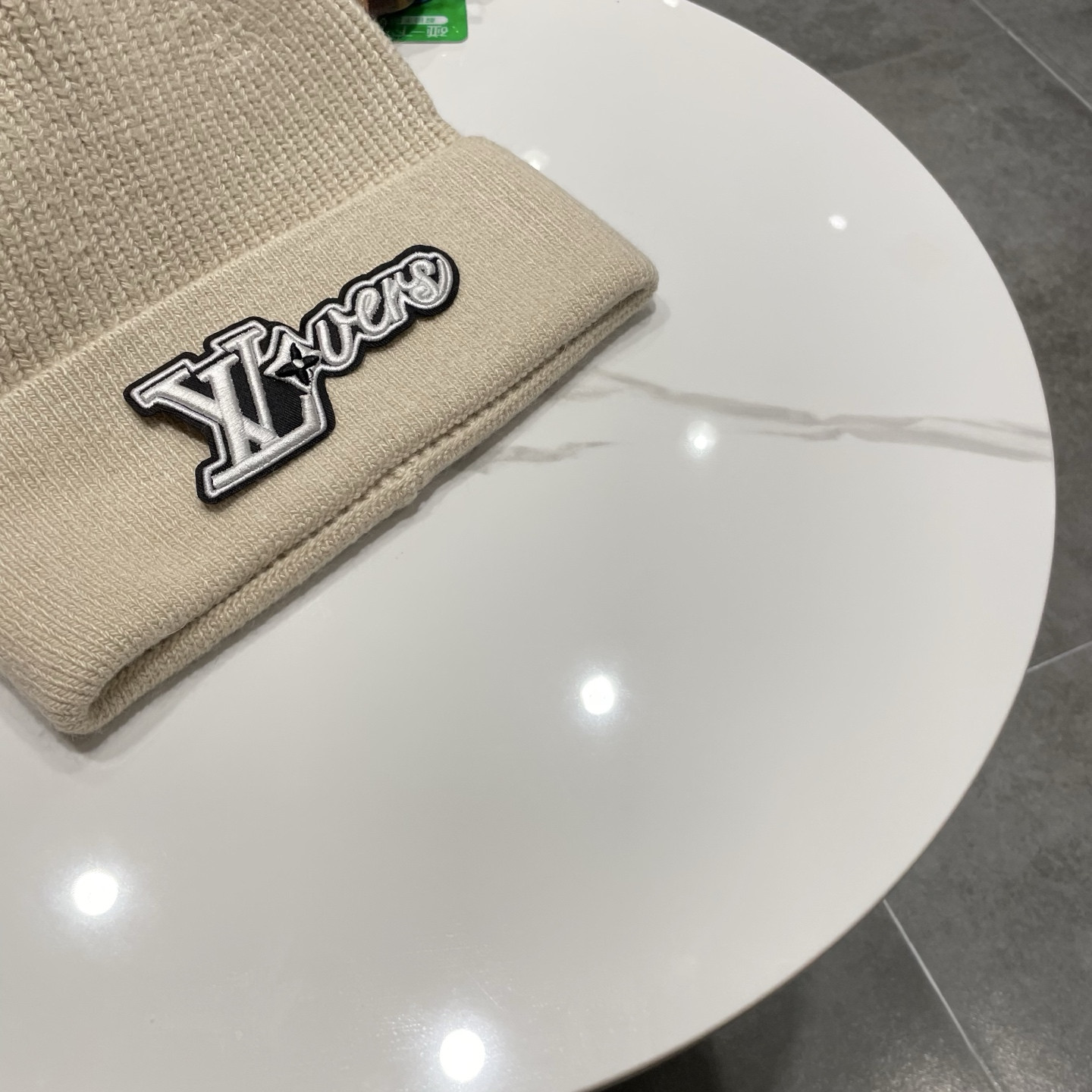 l0vis Vvtt0n beanie