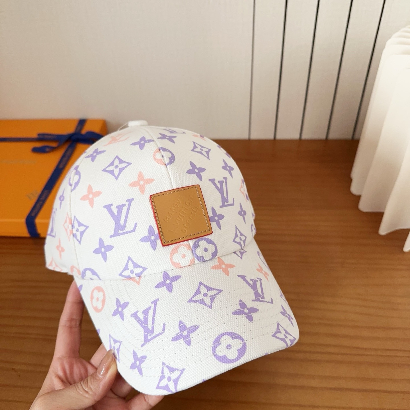l0vis Vvtt0n baseball cap