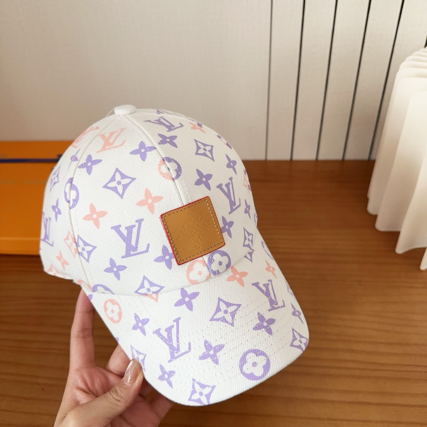 l0vis Vvtt0n baseball cap