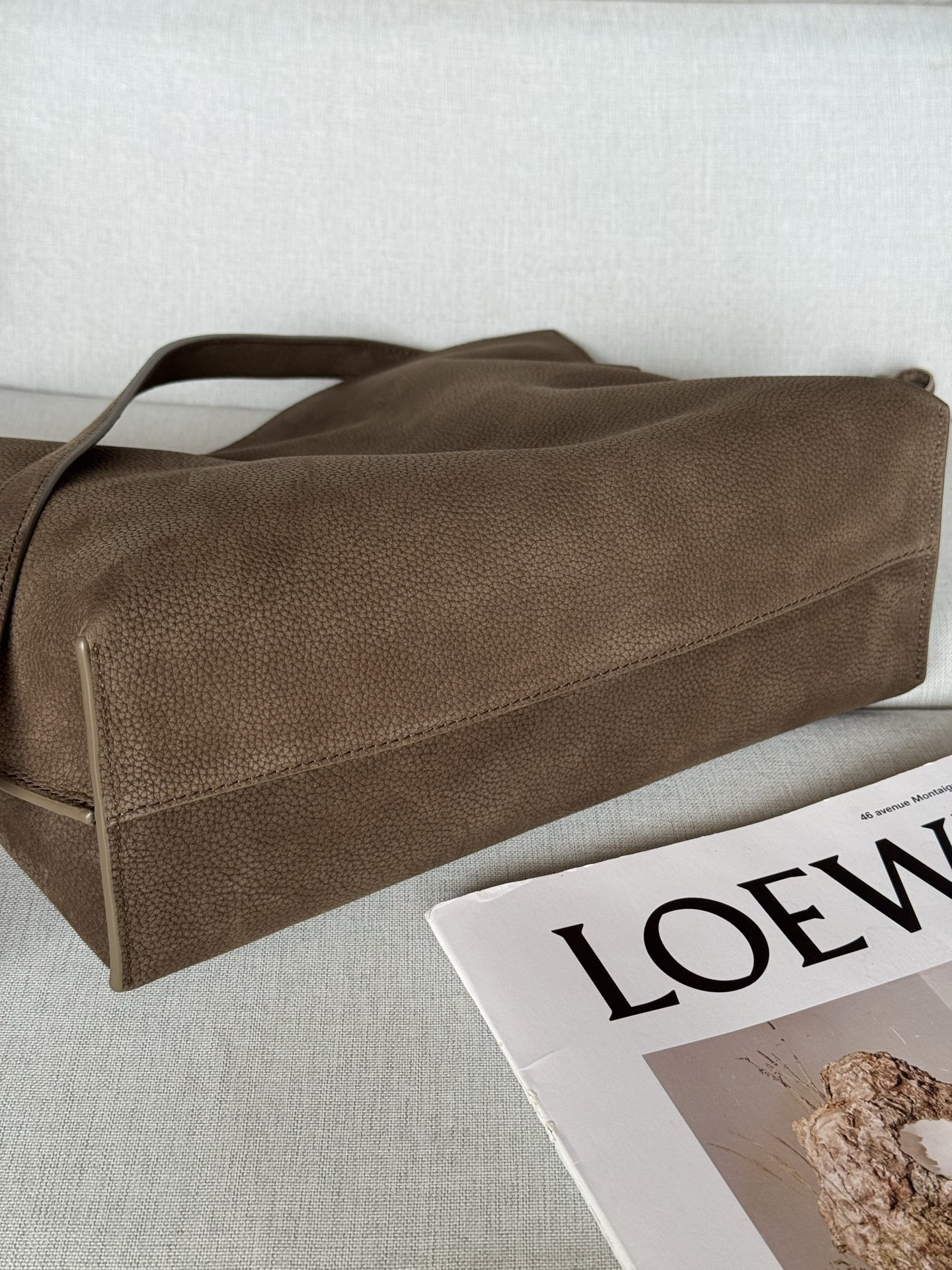 L0ew* Medium Flamenco Clutch in Grained Nubuck 24.5x30x10.5cm