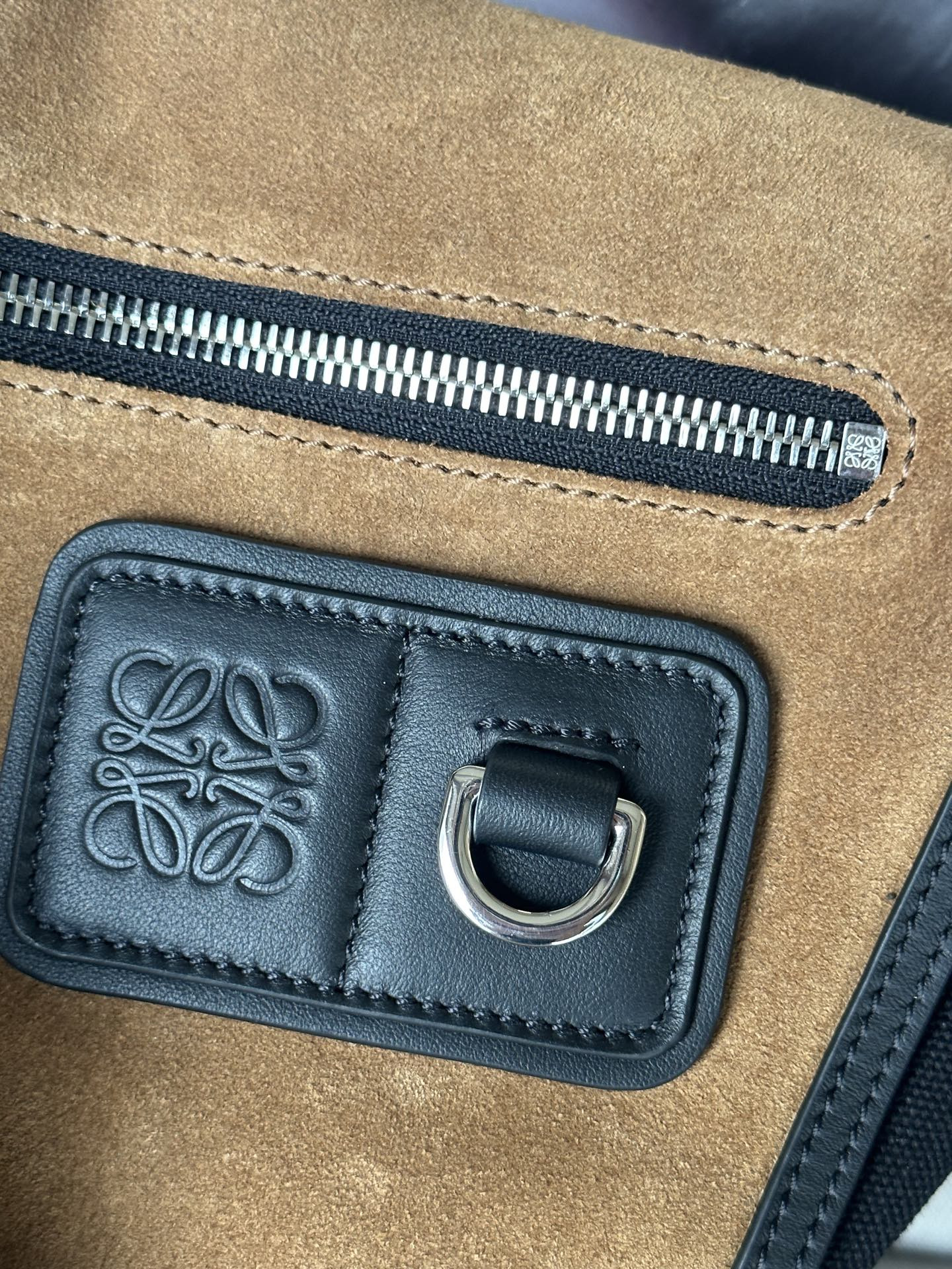 L0ew* Medium Flex Messenger in Canvas and Suede 27x38x9.5cm