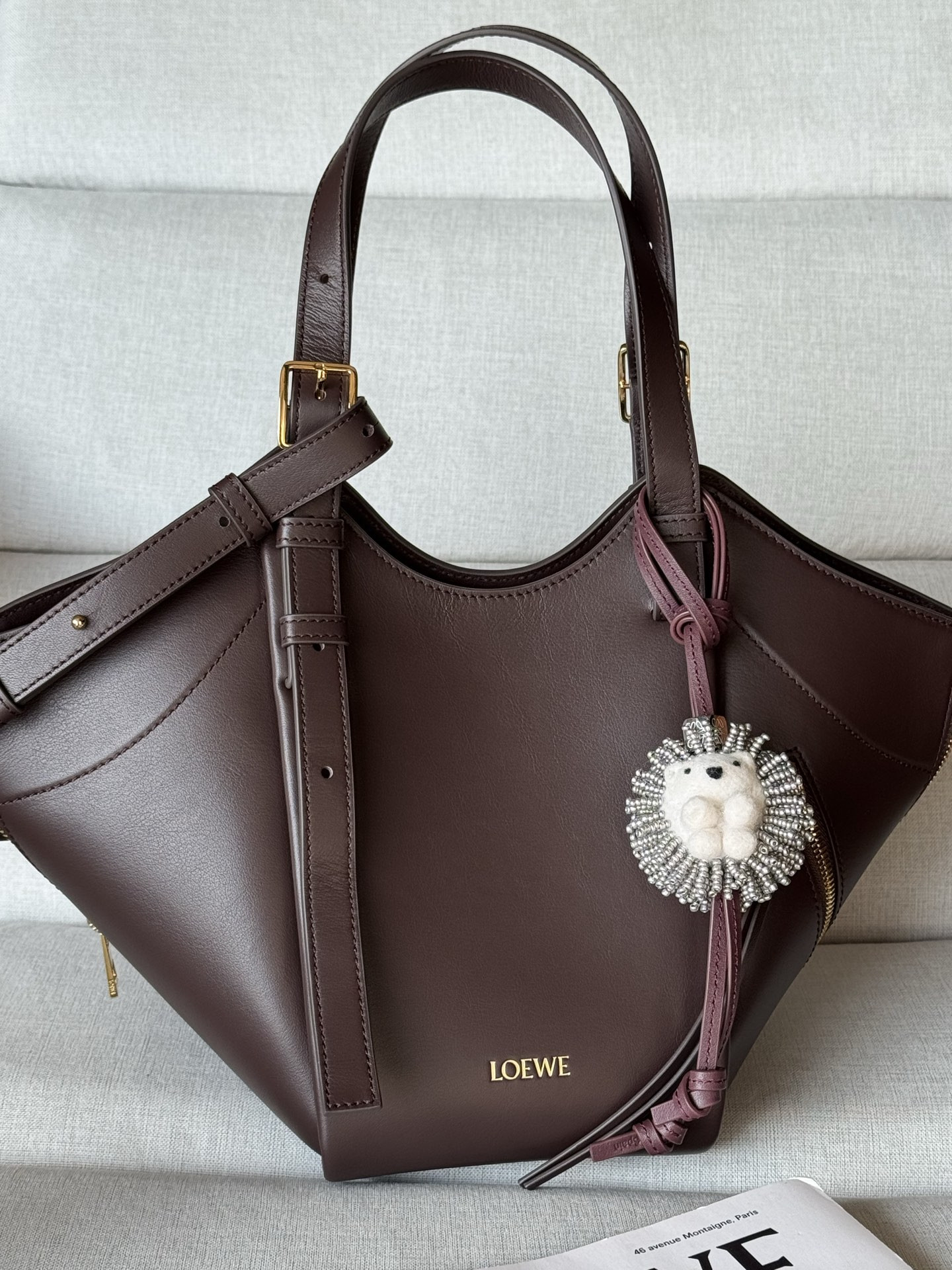 L0ew* Hammock Flip Bag in Classic Calfskin No Pendant 21x15x22.5cm