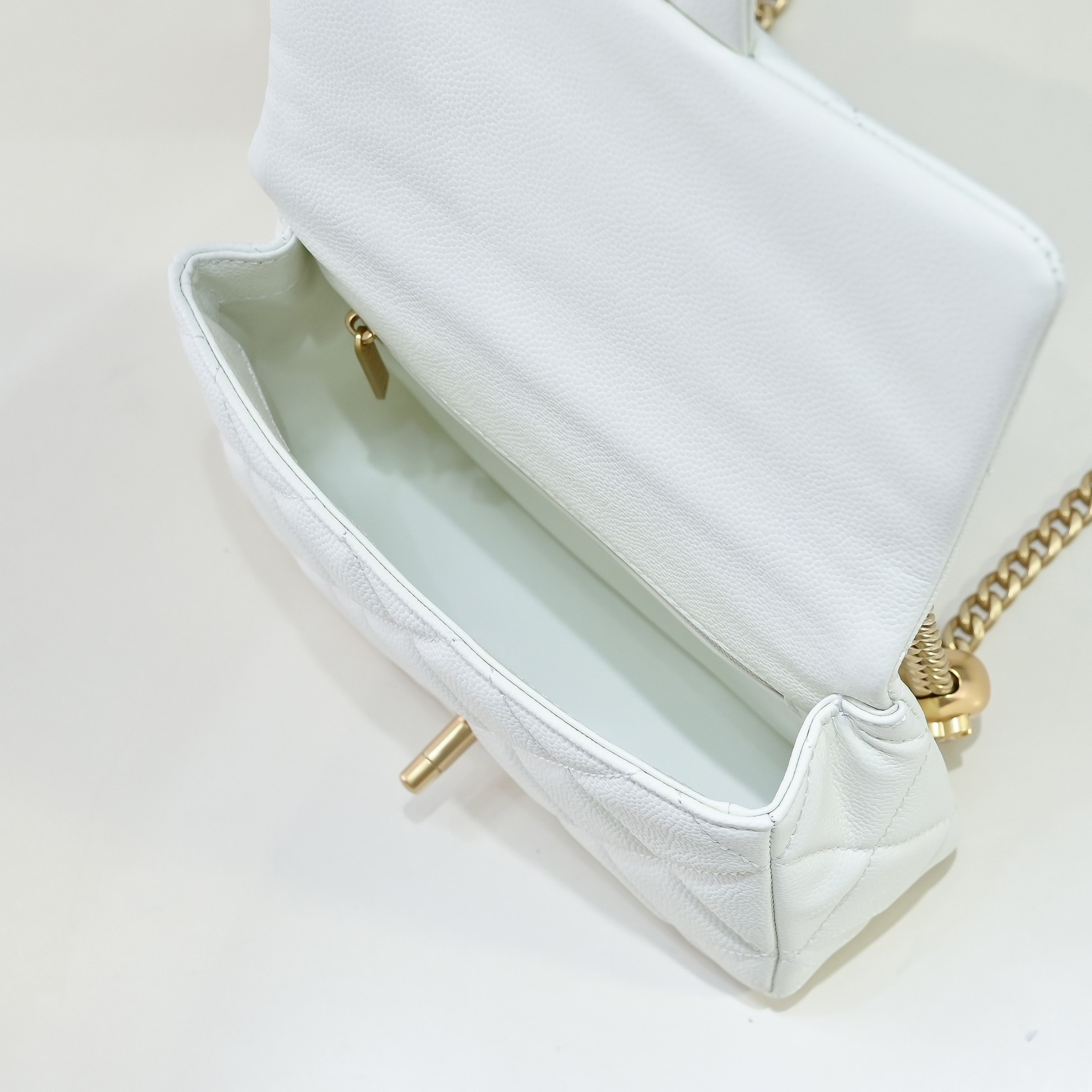 Chanel 23P Flap Bag AS3829 14x20x8cm