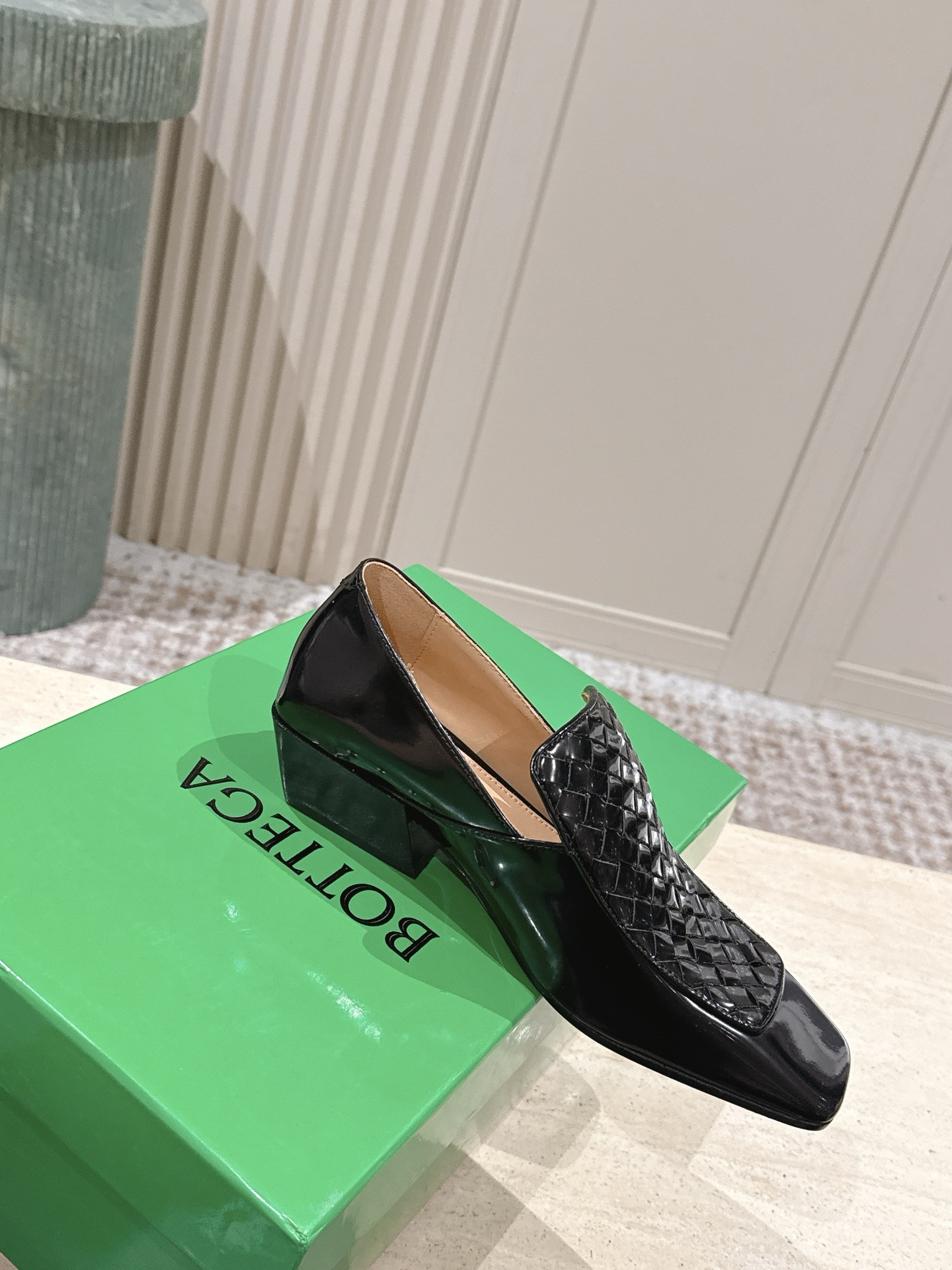 ua b0tt*ga Ven*ta ventura loafer