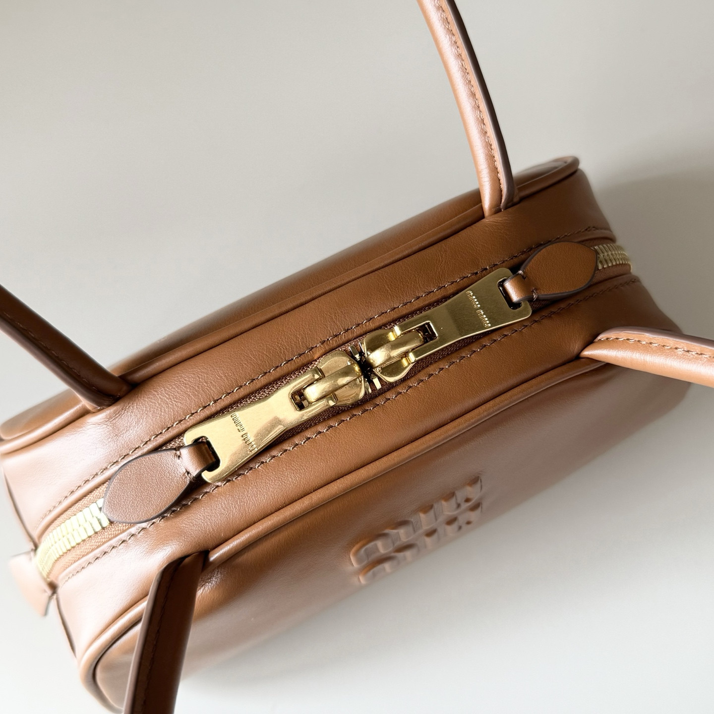 Miu Miu Small Beau Leather Bag 11.5x23x10cm