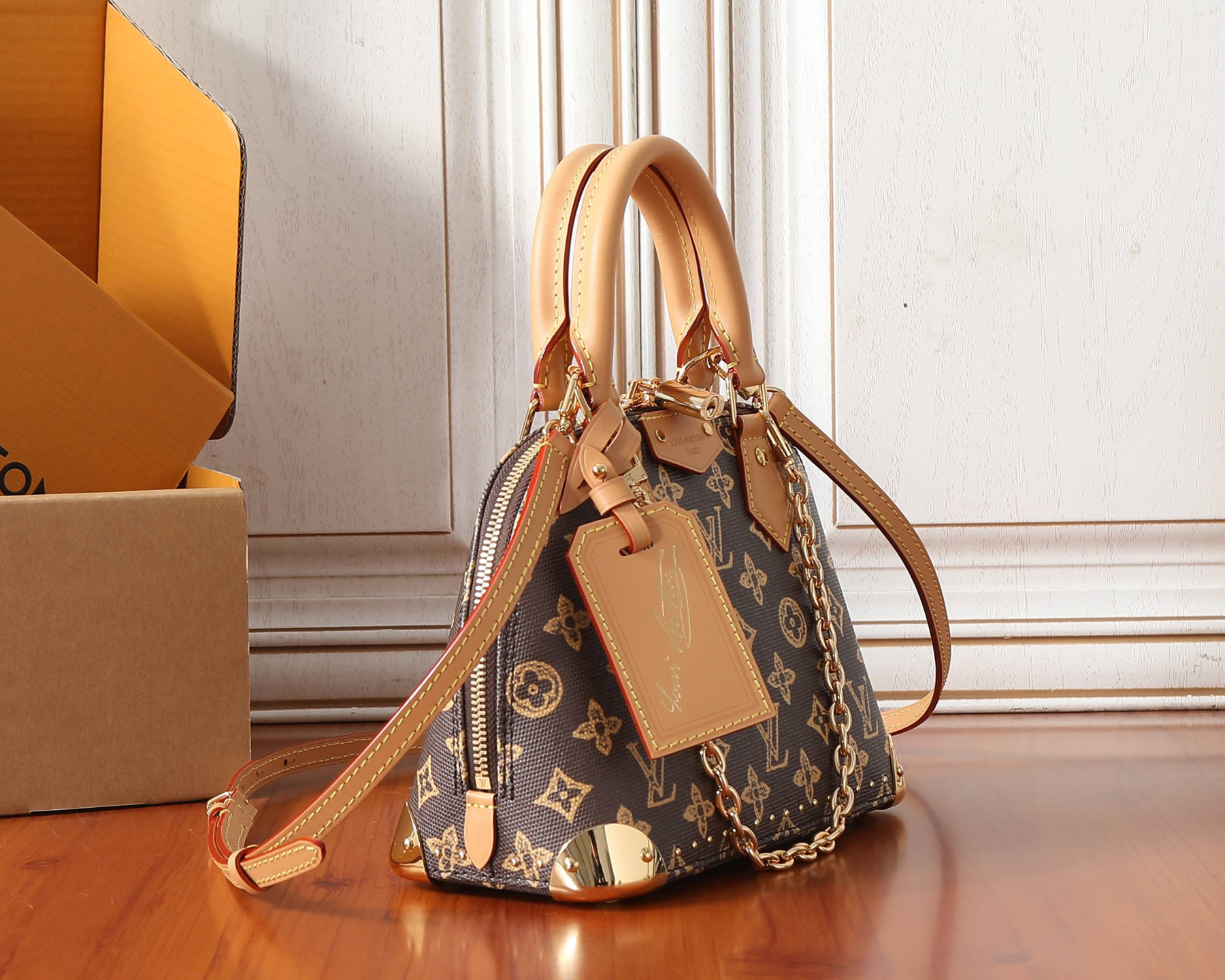 LV ALMA TRUNK BB Gloves M28105 19x11x22cm