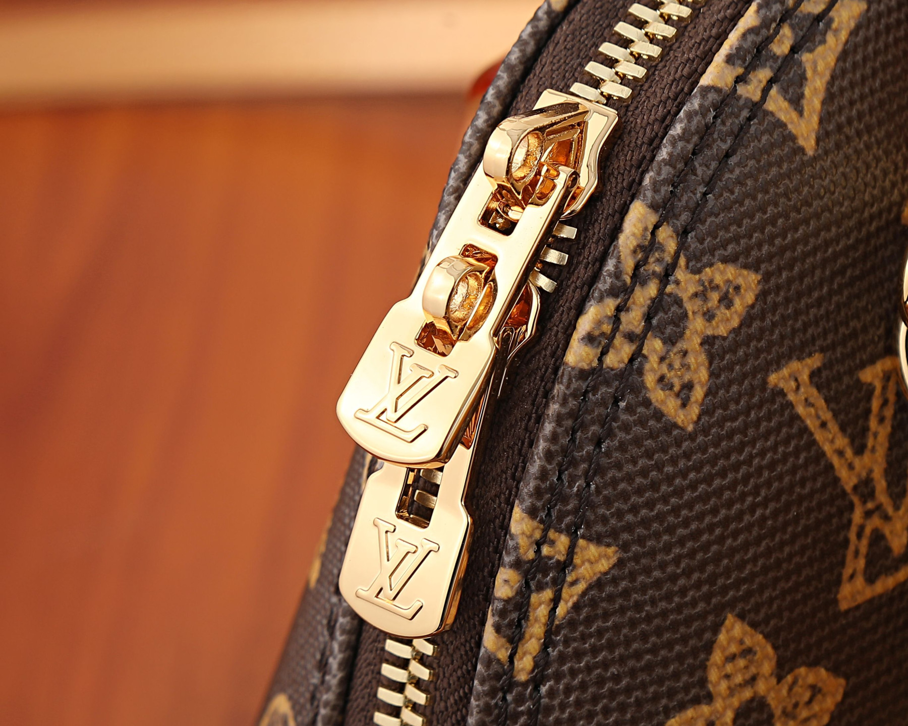 LV ALMA TRUNK BB Gloves M28105 19x11x22cm