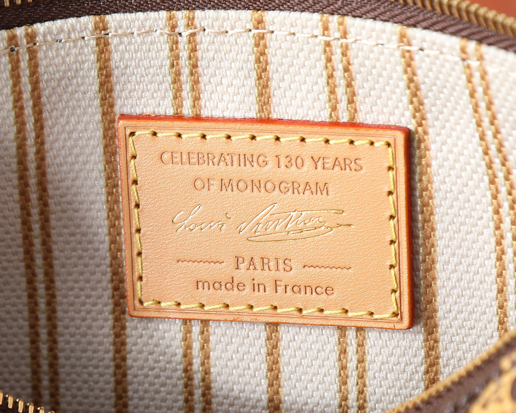 LV Pochette Accessoires M27718 23.5x13.5x4cm