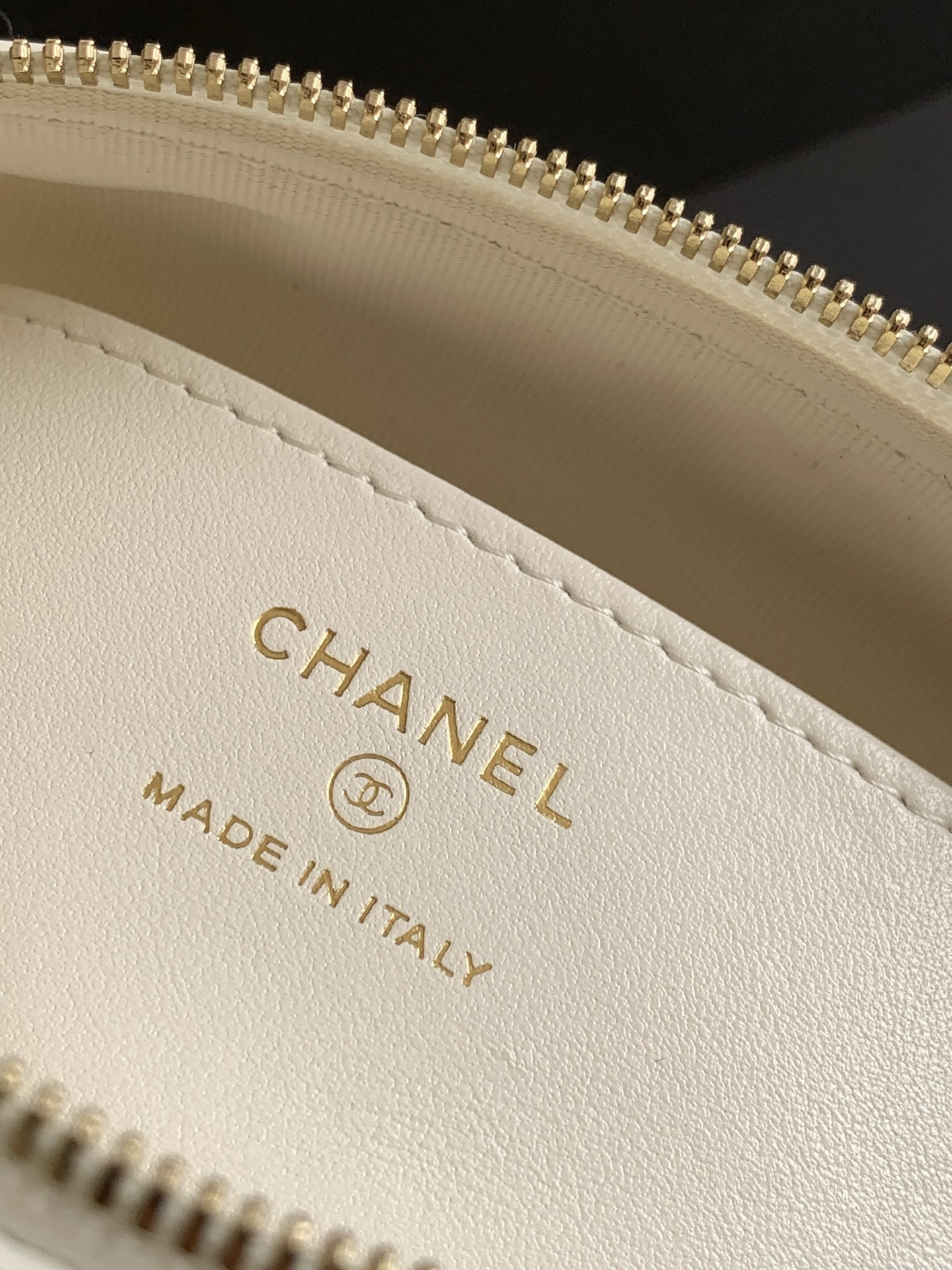 Chanel Clutch with Chain 11.5x18.5x11cm