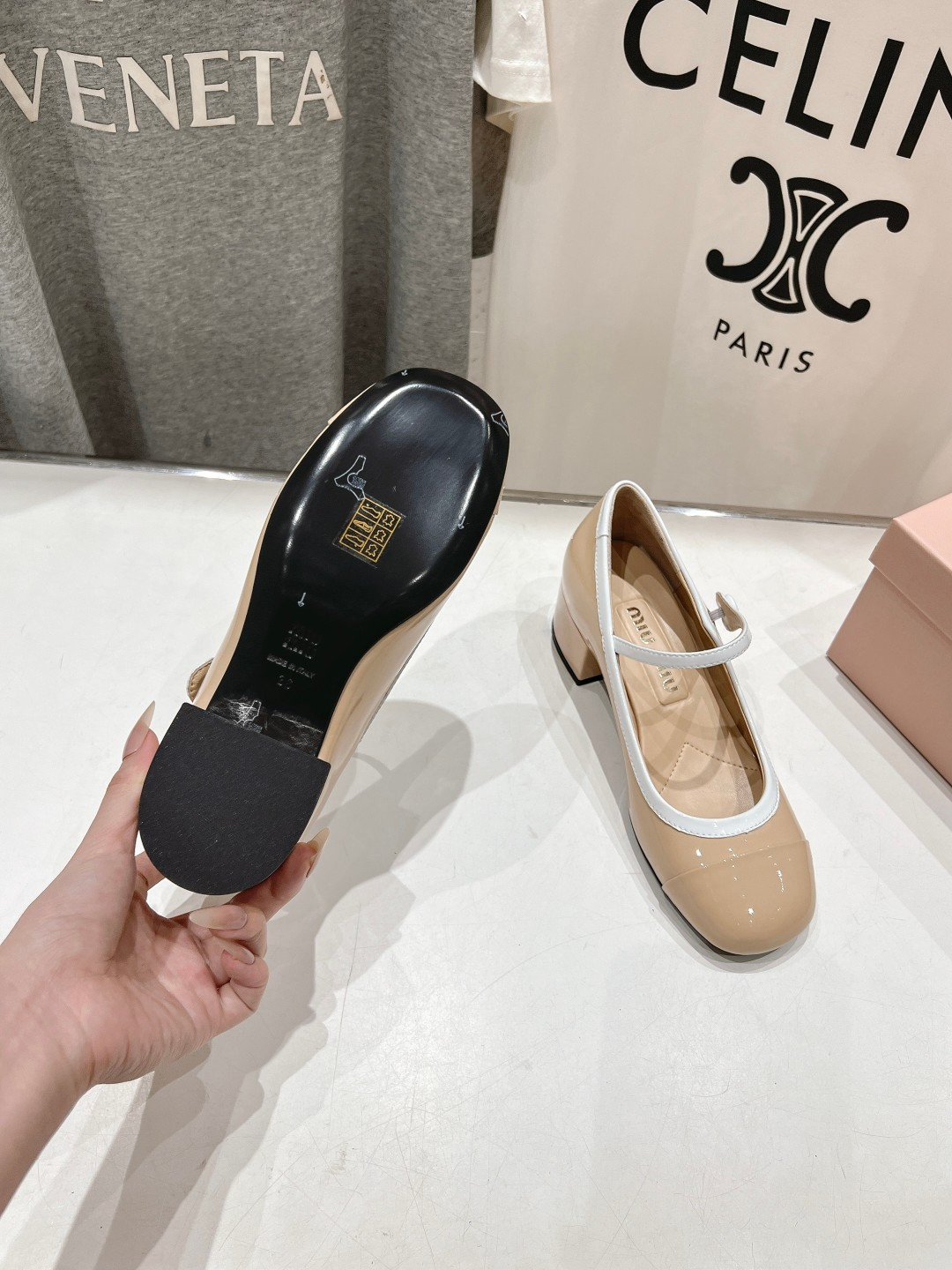 UA Miu Miu Patent Leather Mary Jane Pumps 4.5cm Heel