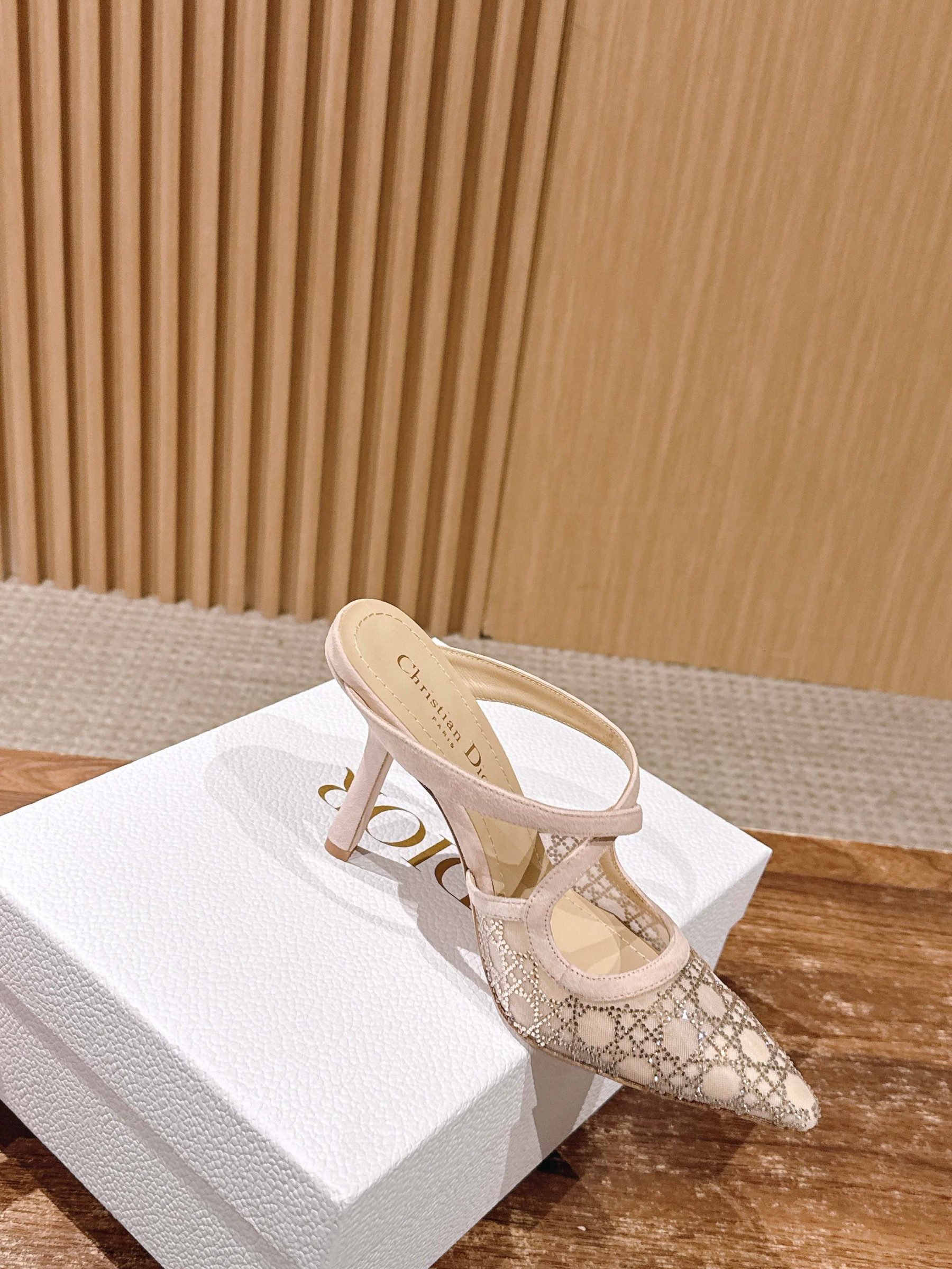 ua D10r capture heeled mule