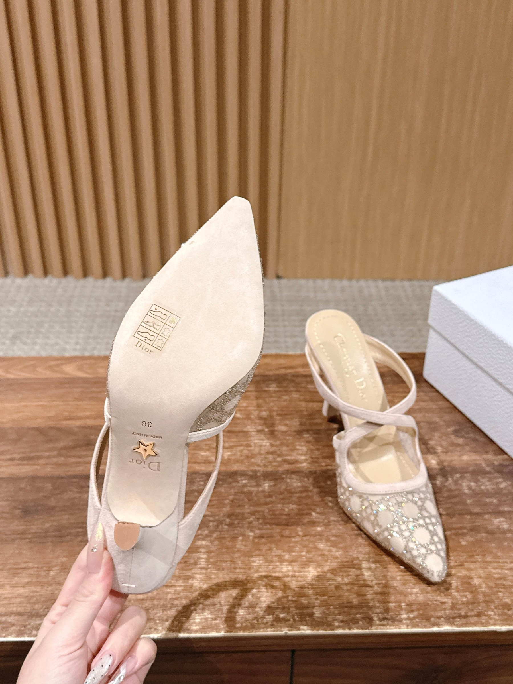 ua D10r capture heeled mule