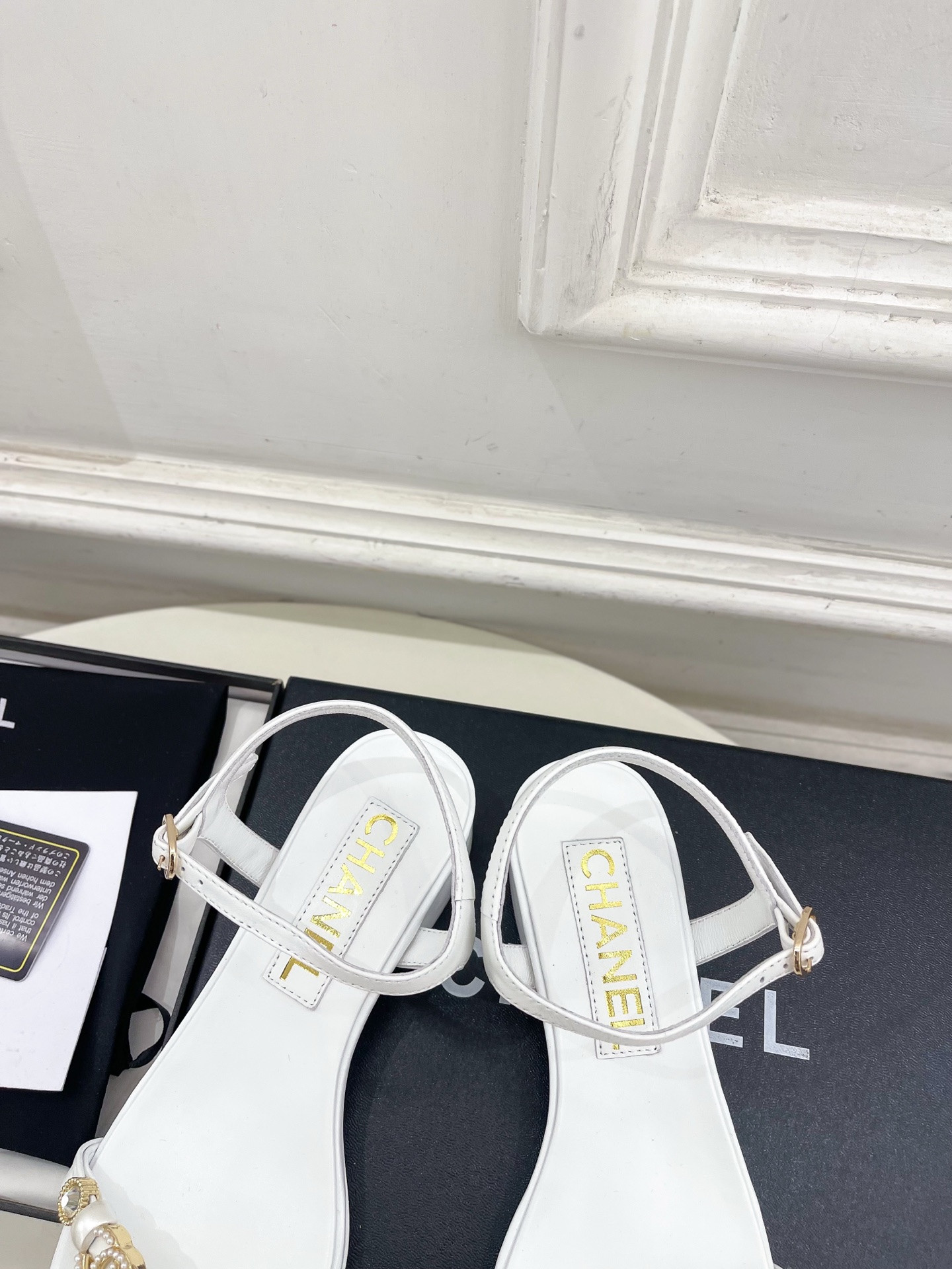 ua Ch**el sandals