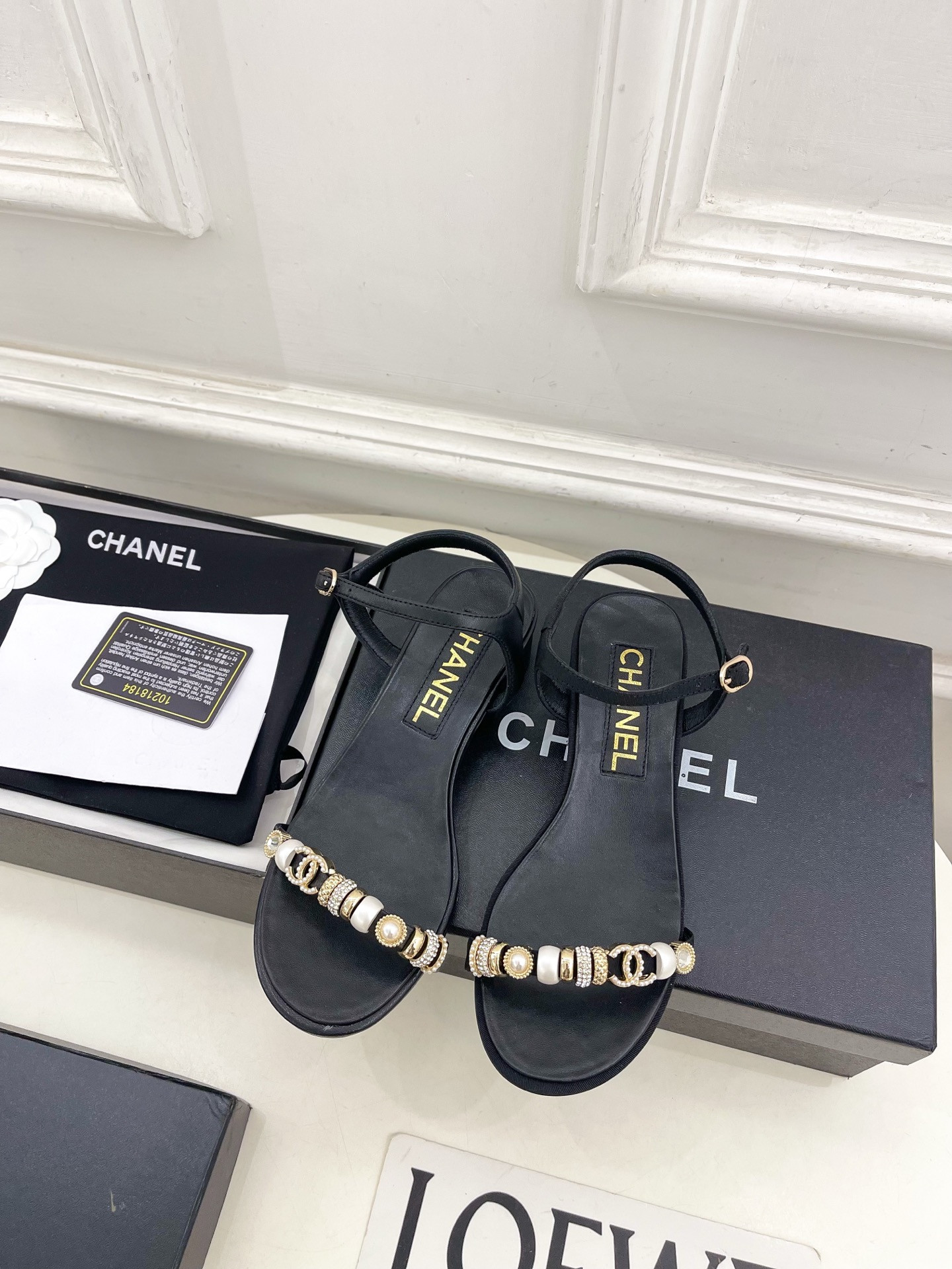 ua Ch**el sandals