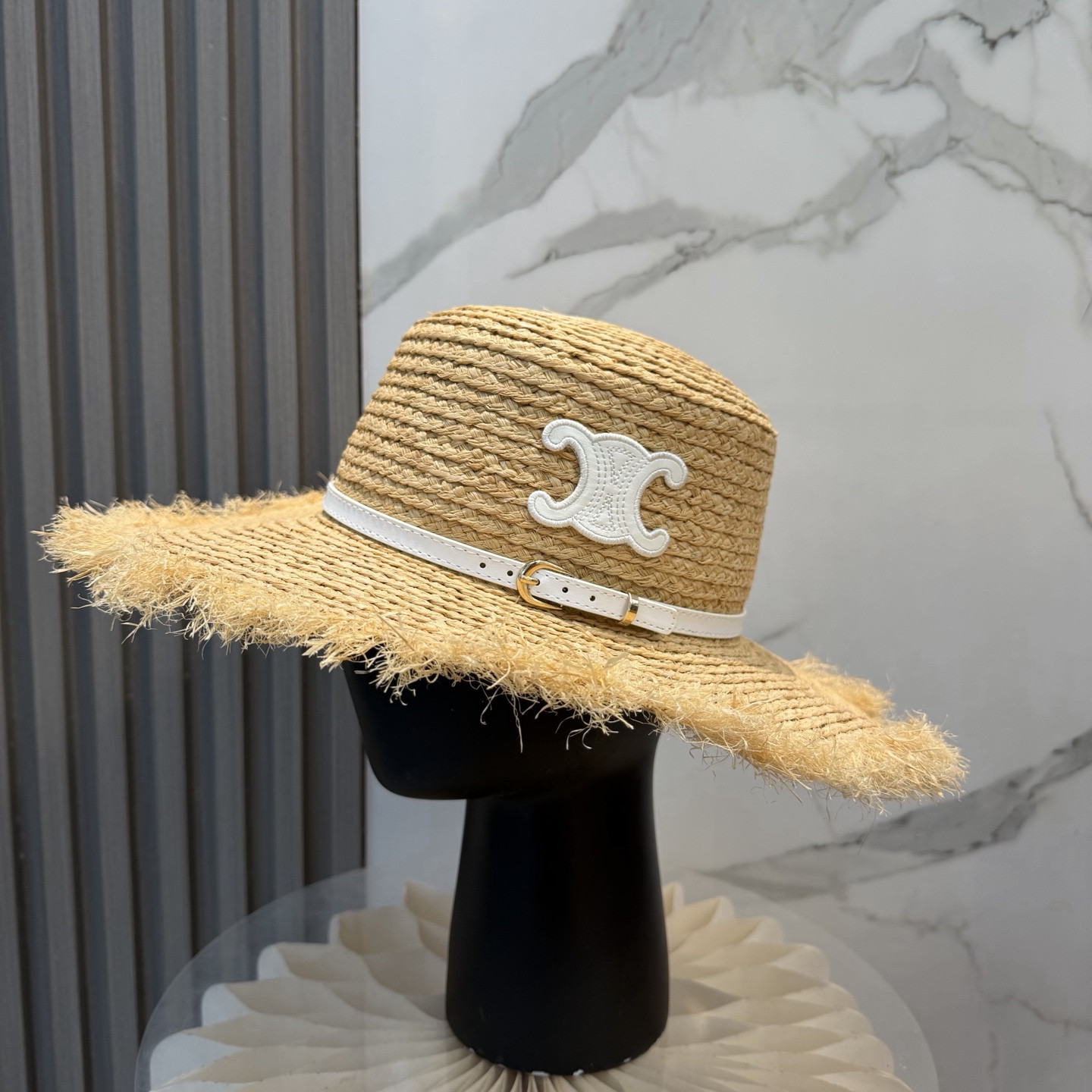 Ce1i*e straw hat