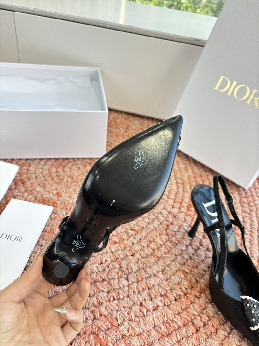 ua D10r slingback pump
