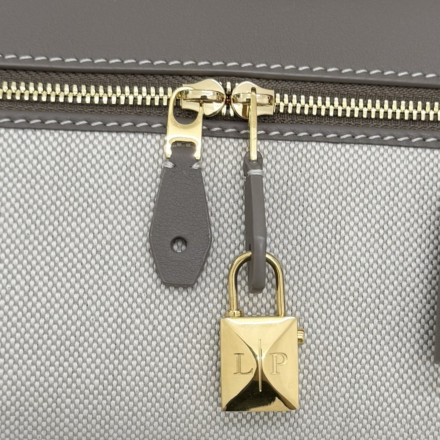 L0r0 P1ana extra bag l23 23x12x7cm
