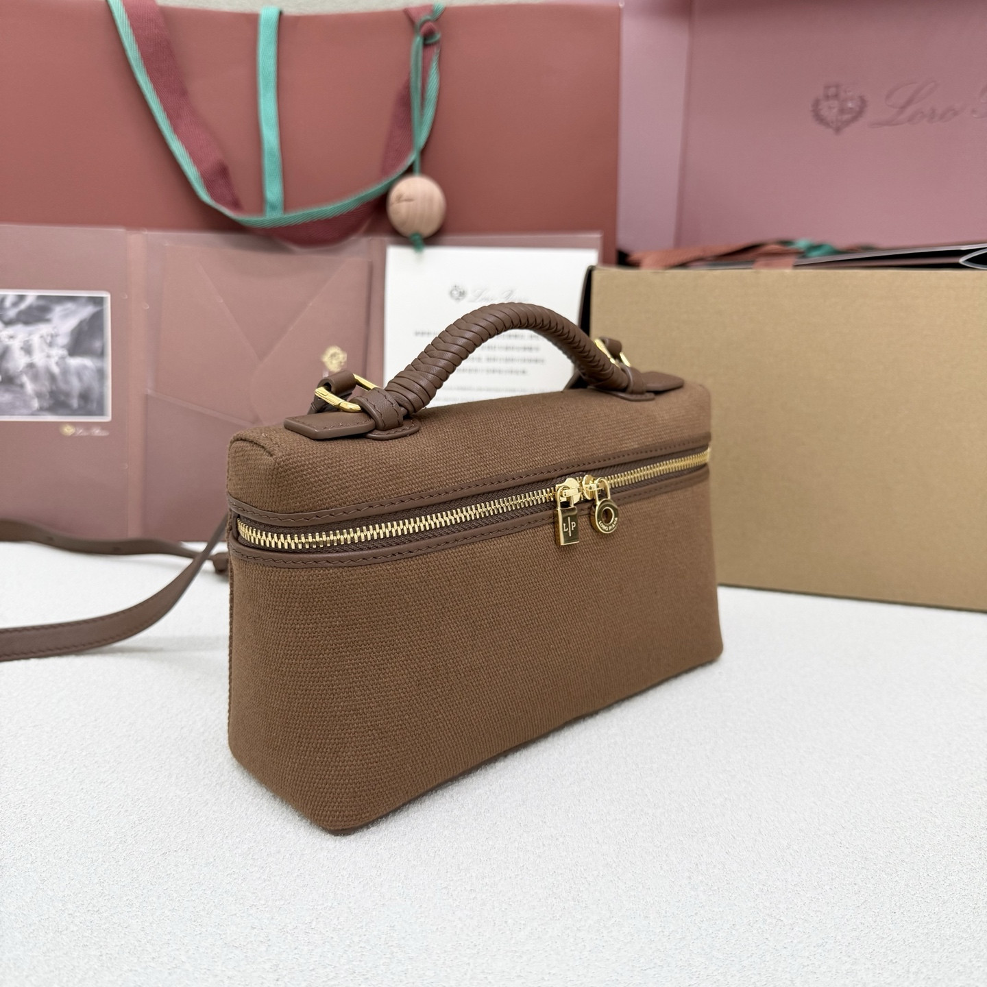 L0r0 P1ana extra pocket l19 11 x 19 x 6.5 cm